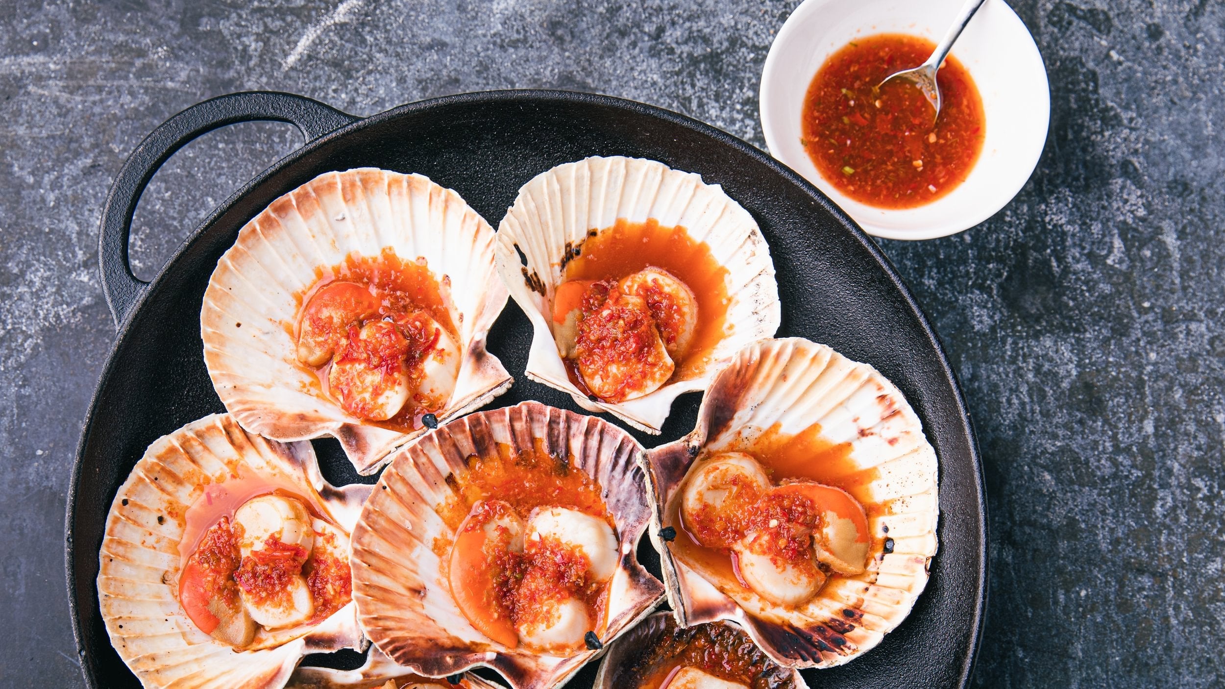 Roasted Scallops with Thai Chilli Dressing – Gozney