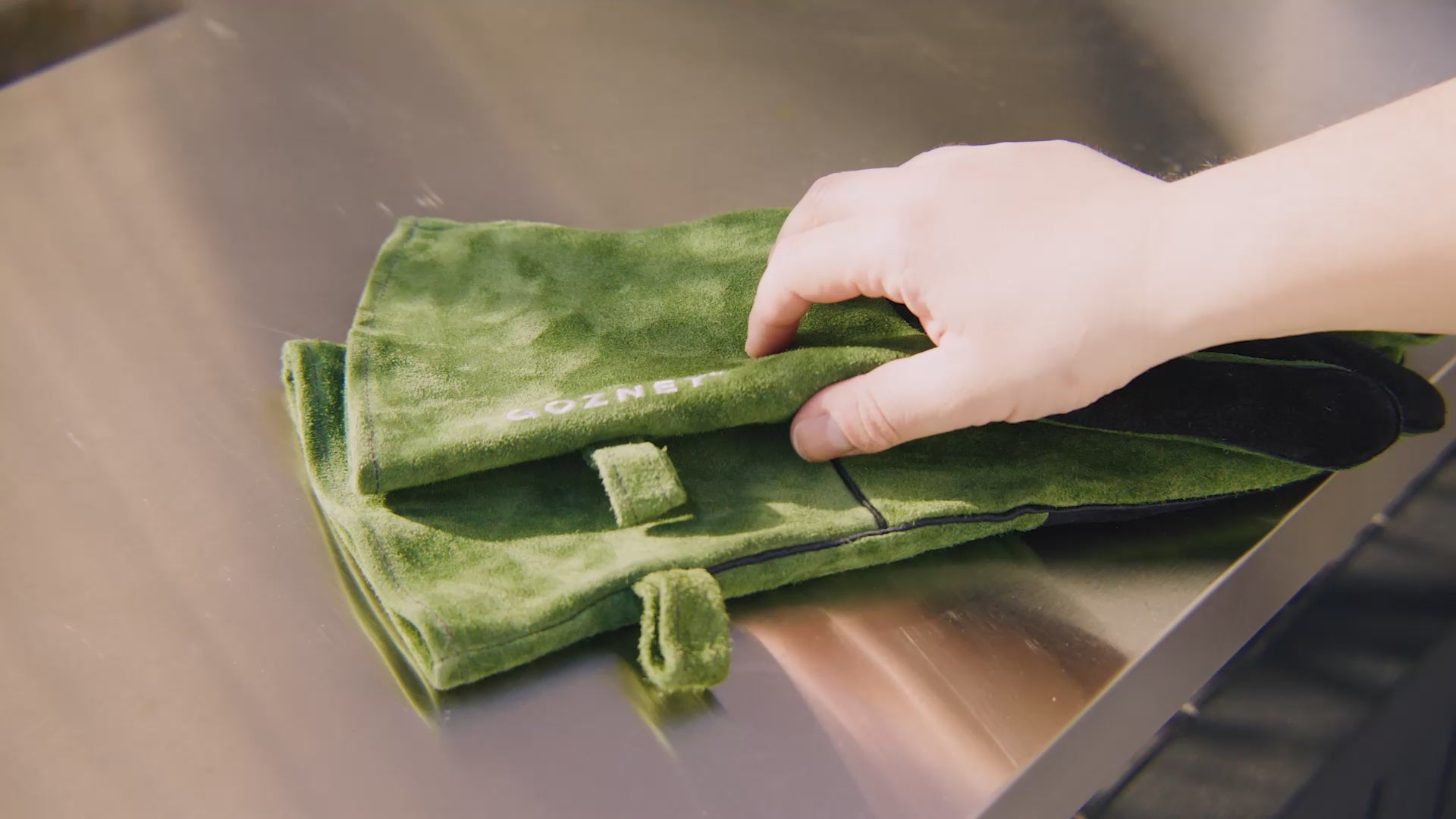 Gozney Heat Resistant Gloves | Oven Gloves for High Heat – Gozney